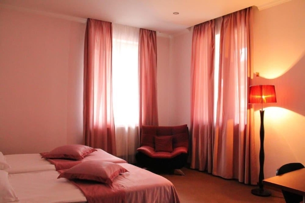 Vake Hotel (Saburtalo)